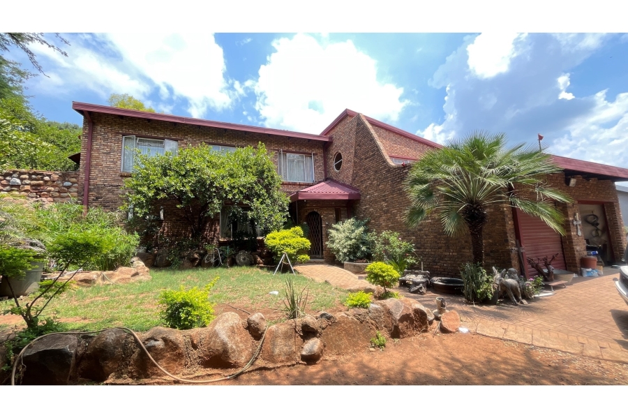 4 Bedroom Property for Sale in Elandsrand North West